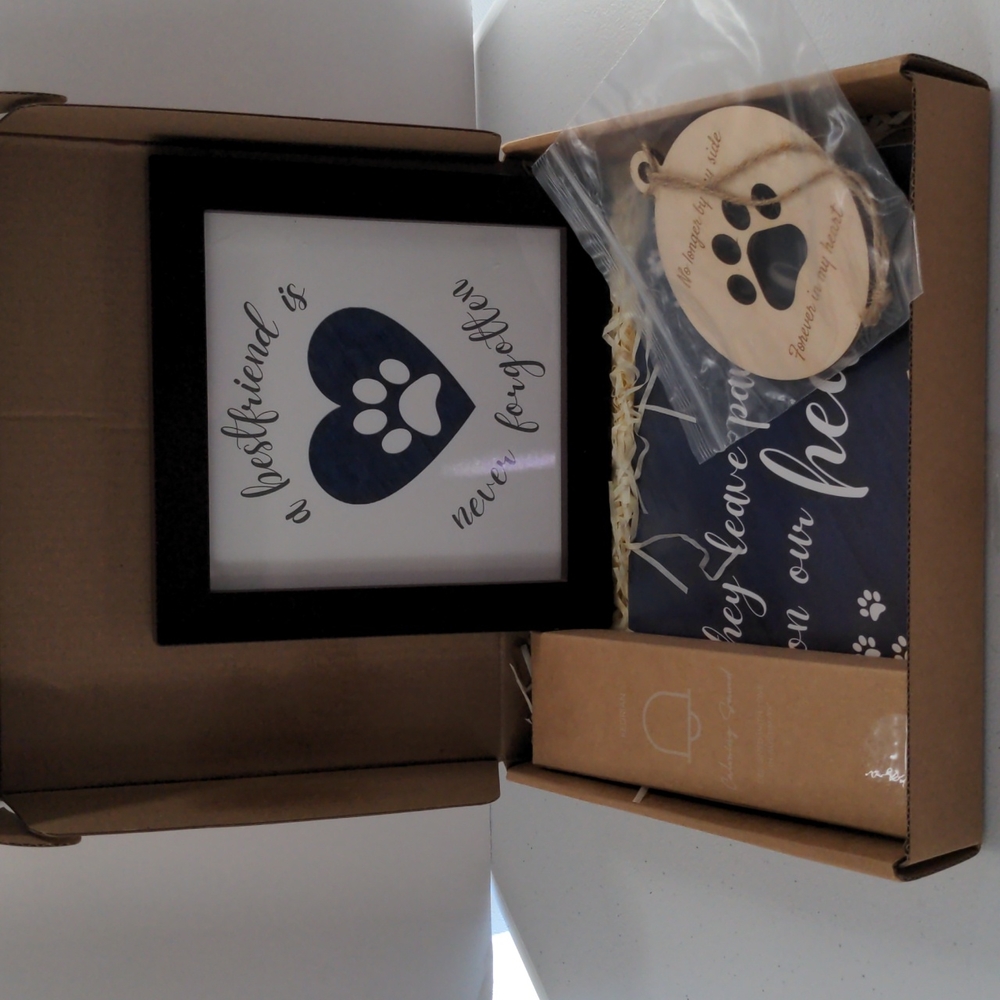 Kedrian Pet Memorial Gift Box